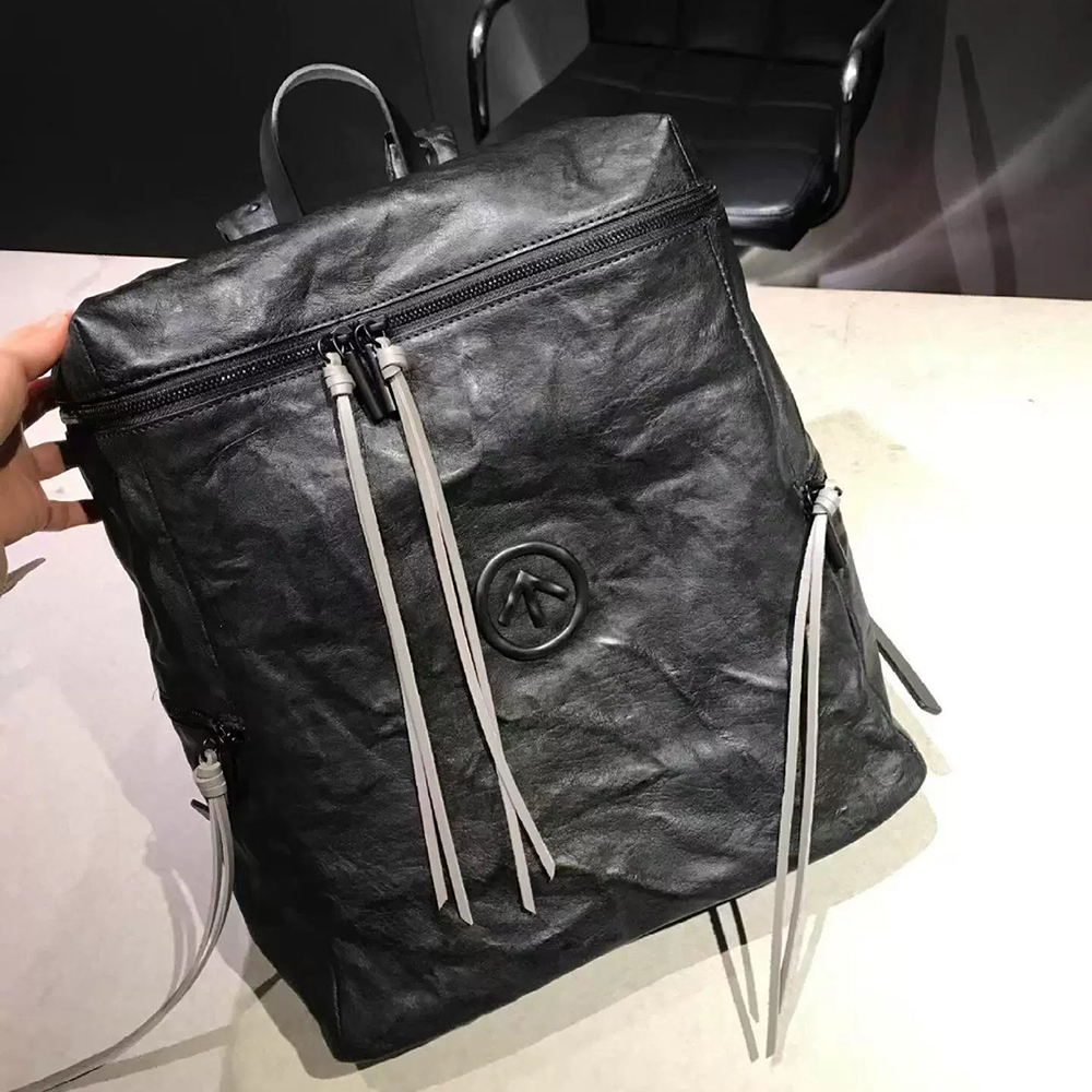 GROTTO個樂 個性主義皺摺黑石背包