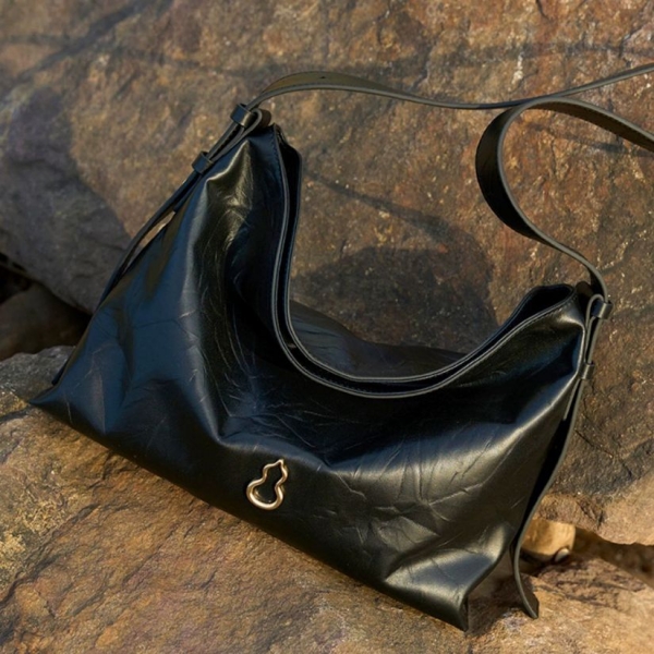 半坡BAMPO 孛根地小牛皮綿綿包