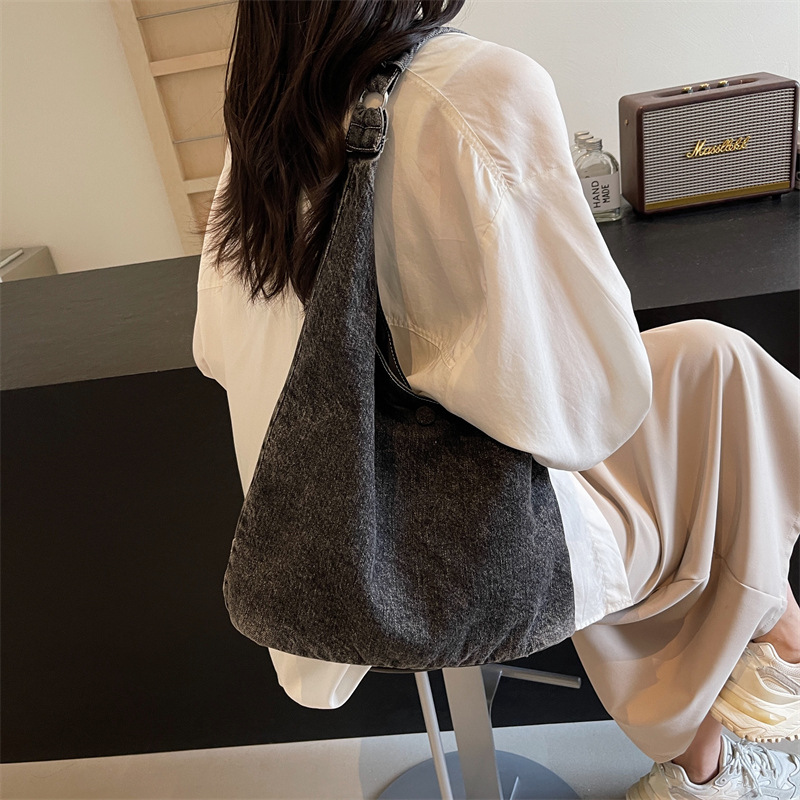 MICOACH 鬆弛隨性單肩牛仔包